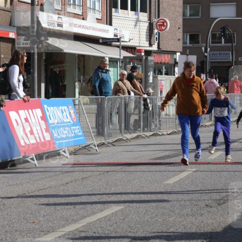 15.09.2024 - PSD Bank Halbmarathon Michael Strokosch http://msf.ph/oto/7074253 15.09.2024 10:33:08 Ziel 224, 304 meine-sportfotos.de