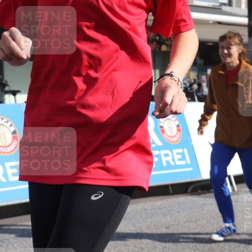 15.09.2024 - PSD Bank Halbmarathon Michael Strokosch http://msf.ph/oto/7074283 15.09.2024 10:33:13 Ziel 224, 304 meine-sportfotos.de