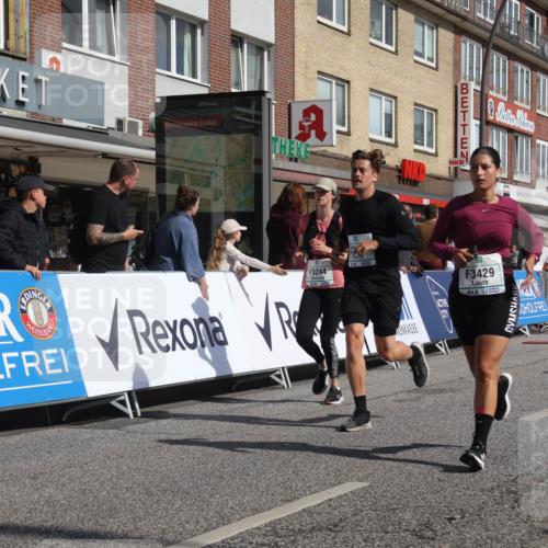 15.09.2024 - PSD Bank Halbmarathon Michael Strokosch http://msf.ph/oto/7074295 15.09.2024 12:14:12 Ziel 1996, 2262, 2728, 2758, 3058, 3062, 3120, 3228, 3244, 3429, 3557 meine-sportfotos.de