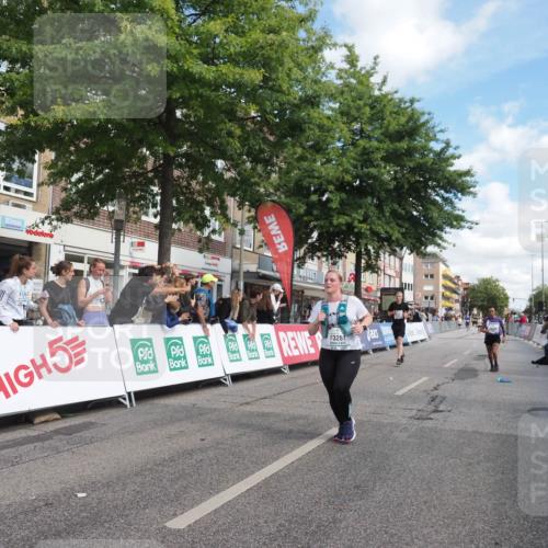 15.09.2024 - PSD Bank Halbmarathon Miley Keyser http://msf.ph/oto/7074304 15.09.2024 12:30:32 Ziel 2111, 2251, 2299, 2447, 3206, 3261, 3276, 3346 meine-sportfotos.de