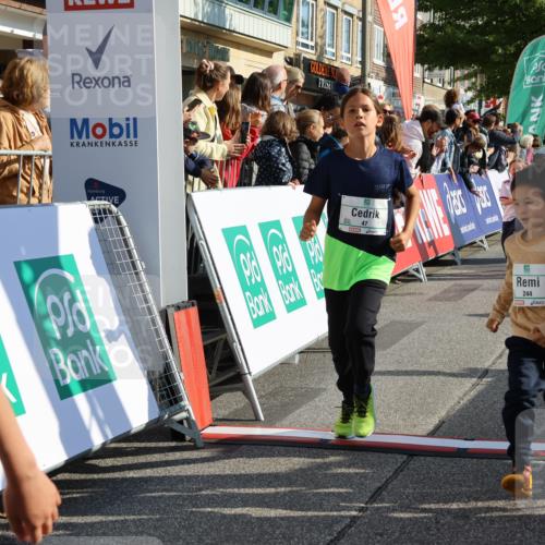 15.09.2024 - PSD Bank Halbmarathon Strokosch-Dieckow http://msf.ph/oto/7074359 15.09.2024 10:29:29 Ziel 5, 12, 47, 70, 150, 170, 180, 194, 231, 244, 254, 255, 271, 288, 292, 297 meine-sportfotos.de