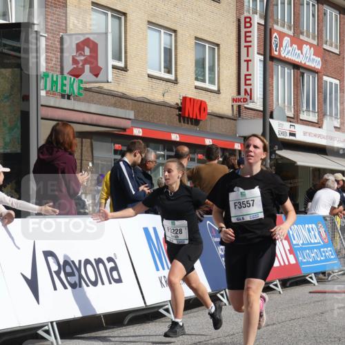 15.09.2024 - PSD Bank Halbmarathon Michael Strokosch http://msf.ph/oto/7074365 15.09.2024 12:14:17 Ziel 1996, 2262, 3021, 3058, 3062, 3120, 3228, 3244, 3429, 3557 meine-sportfotos.de