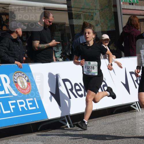 15.09.2024 - PSD Bank Halbmarathon Michael Strokosch http://msf.ph/oto/7074379 15.09.2024 12:14:17 Ziel 1996, 2262, 3021, 3058, 3062, 3120, 3228, 3244, 3429, 3557 meine-sportfotos.de