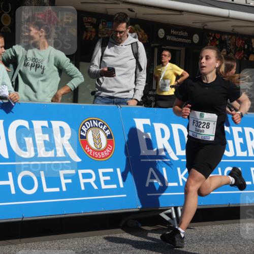 15.09.2024 - PSD Bank Halbmarathon Michael Strokosch http://msf.ph/oto/7074395 15.09.2024 12:14:18 Ziel 1996, 2262, 3021, 3062, 3120, 3228, 3244, 3429, 3557 meine-sportfotos.de