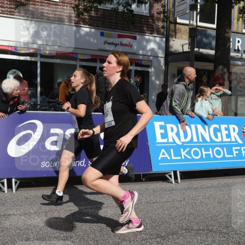 15.09.2024 - PSD Bank Halbmarathon Michael Strokosch http://msf.ph/oto/7074412 15.09.2024 12:14:19 Ziel 1996, 2262, 3021, 3062, 3120, 3228, 3244, 3429, 3557 meine-sportfotos.de