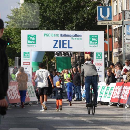 15.09.2024 - PSD Bank Halbmarathon Michael Strokosch http://msf.ph/oto/7074427 15.09.2024 10:33:36 Ziel  meine-sportfotos.de
