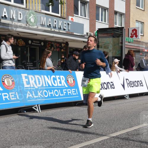15.09.2024 - PSD Bank Halbmarathon Michael Strokosch http://msf.ph/oto/7074442 15.09.2024 12:14:21 Ziel 1996, 2262, 2350, 3021, 3062, 3228, 3244, 3429, 3557 meine-sportfotos.de