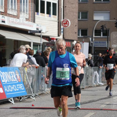 15.09.2024 - PSD Bank Halbmarathon Michael Strokosch http://msf.ph/oto/7074459 15.09.2024 12:14:23 Ziel 1996, 2262, 2350, 3021, 3062, 3132, 3228, 3244, 3557 meine-sportfotos.de