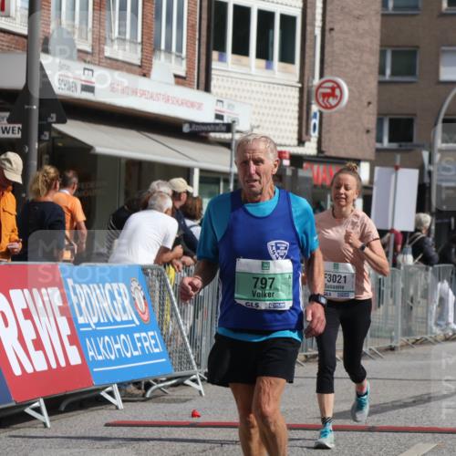 15.09.2024 - PSD Bank Halbmarathon Michael Strokosch http://msf.ph/oto/7074467 15.09.2024 12:14:24 Ziel 1996, 2350, 3021, 3062, 3132, 3228, 3557 meine-sportfotos.de