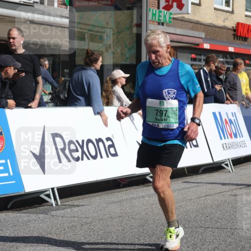 15.09.2024 - PSD Bank Halbmarathon Michael Strokosch http://msf.ph/oto/7074507 15.09.2024 12:14:26 Ziel 1896, 1996, 2350, 3021, 3132, 3228, 3557 meine-sportfotos.de