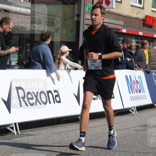 15.09.2024 - PSD Bank Halbmarathon Michael Strokosch http://msf.ph/oto/7074555 15.09.2024 12:14:30 Ziel 972, 1896, 1996, 2350, 3021, 3132 meine-sportfotos.de