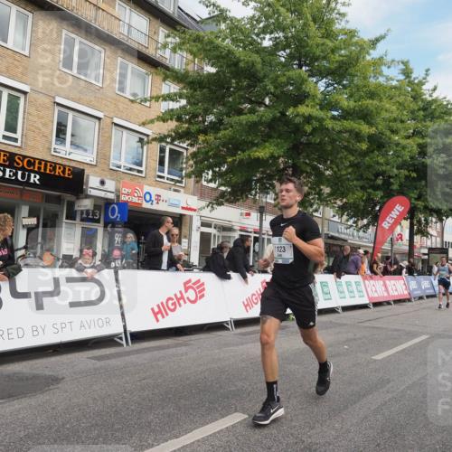 15.09.2024 - PSD Bank Halbmarathon Miley Keyser http://msf.ph/oto/7074605 15.09.2024 11:30:09 Ziel 454, 724, 732, 827, 892, 922, 1123, 1184, 1339, 1349, 2559, 2692 meine-sportfotos.de