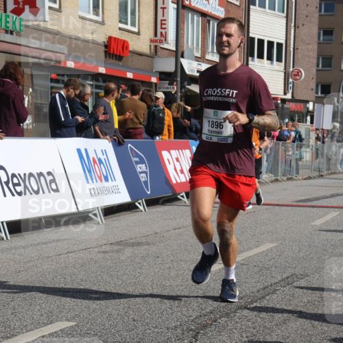 15.09.2024 - PSD Bank Halbmarathon Michael Strokosch http://msf.ph/oto/7074621 15.09.2024 12:14:34 Ziel 972, 1896, 2350, 2573, 3021, 3132 meine-sportfotos.de