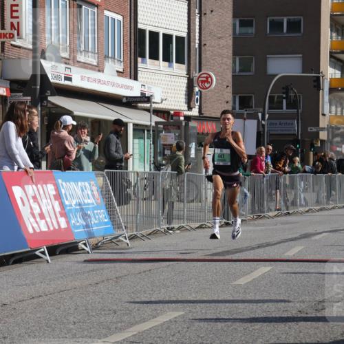 15.09.2024 - PSD Bank Halbmarathon Michael Strokosch http://msf.ph/oto/7074667 15.09.2024 11:02:09 Ziel 447 meine-sportfotos.de