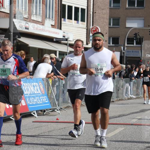 15.09.2024 - PSD Bank Halbmarathon Michael Strokosch http://msf.ph/oto/7074728 15.09.2024 12:14:44 Ziel 798, 972, 1544, 1896, 2390, 2530, 2557, 2573, 3168 meine-sportfotos.de
