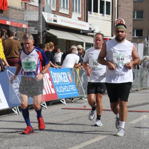 15.09.2024 - PSD Bank Halbmarathon Michael Strokosch http://msf.ph/oto/7074733 15.09.2024 12:14:44 Ziel 798, 972, 1544, 1896, 2390, 2530, 2557, 2573, 3168 meine-sportfotos.de