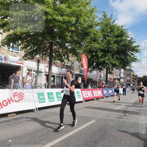 15.09.2024 - PSD Bank Halbmarathon Miley Keyser http://msf.ph/oto/7074740 15.09.2024 12:31:17 Ziel 1948, 1961, 2259, 2858, 3089, 3279, 3309, 3414, 3416, 3486, 3542 meine-sportfotos.de