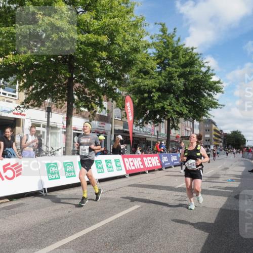 15.09.2024 - PSD Bank Halbmarathon Miley Keyser http://msf.ph/oto/7074756 15.09.2024 12:31:19 Ziel 1948, 1961, 2259, 2858, 3089, 3279, 3309, 3414, 3416, 3486, 3542 meine-sportfotos.de