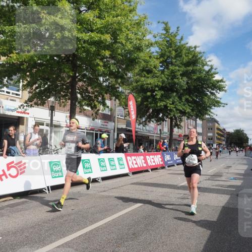 15.09.2024 - PSD Bank Halbmarathon Miley Keyser http://msf.ph/oto/7074761 15.09.2024 12:31:19 Ziel 1948, 1961, 2259, 2858, 3089, 3279, 3309, 3414, 3416, 3486, 3542 meine-sportfotos.de