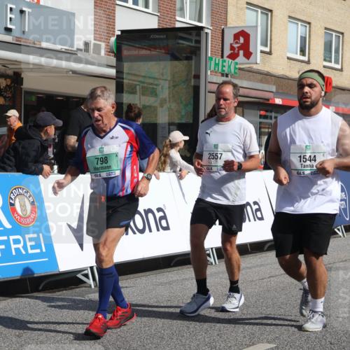 15.09.2024 - PSD Bank Halbmarathon Michael Strokosch http://msf.ph/oto/7074770 15.09.2024 12:14:47 Ziel 798, 972, 1544, 1950, 2390, 2530, 2557, 2573, 3000, 3052, 3168 meine-sportfotos.de