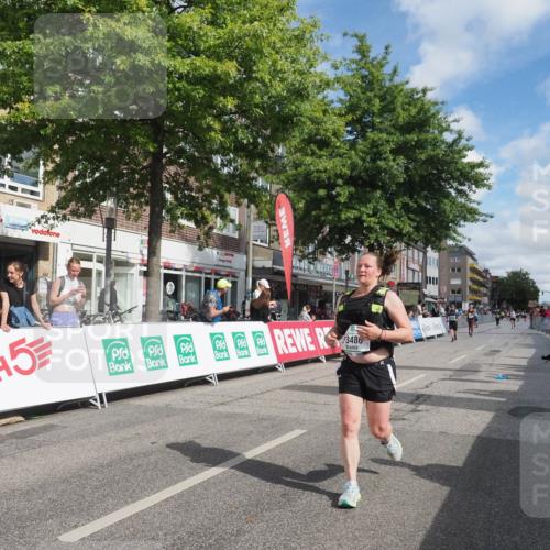 15.09.2024 - PSD Bank Halbmarathon Miley Keyser http://msf.ph/oto/7074776 15.09.2024 12:31:19 Ziel 1948, 1961, 2259, 2858, 3089, 3279, 3309, 3414, 3416, 3486, 3542 meine-sportfotos.de