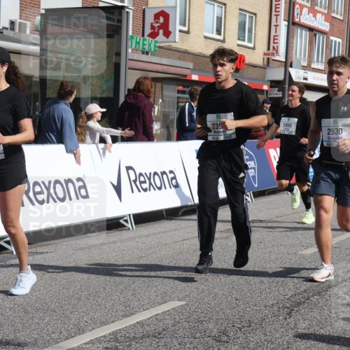 15.09.2024 - PSD Bank Halbmarathon Michael Strokosch http://msf.ph/oto/7074863 15.09.2024 12:14:53 Ziel 798, 1544, 1950, 1964, 2118, 2390, 2530, 2557, 3000, 3052, 3168 meine-sportfotos.de