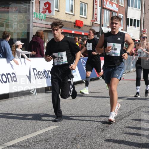 15.09.2024 - PSD Bank Halbmarathon Michael Strokosch http://msf.ph/oto/7074867 15.09.2024 12:14:54 Ziel 798, 1544, 1950, 1964, 2091, 2118, 2390, 2530, 2557, 3000, 3052, 3168 meine-sportfotos.de