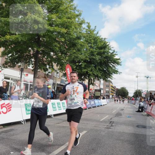 15.09.2024 - PSD Bank Halbmarathon Miley Keyser http://msf.ph/oto/7074900 15.09.2024 12:31:37 Ziel 1866, 1961, 2068, 2887, 3309 meine-sportfotos.de