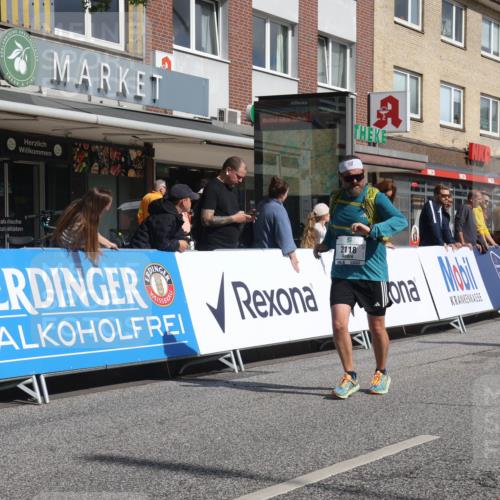 15.09.2024 - PSD Bank Halbmarathon Michael Strokosch http://msf.ph/oto/7074929 15.09.2024 12:15:01 Ziel 1950, 1964, 2091, 2118, 2390, 2522, 2530, 3000, 3052, 3168, 3170 meine-sportfotos.de