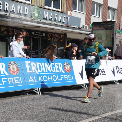 15.09.2024 - PSD Bank Halbmarathon Michael Strokosch http://msf.ph/oto/7074938 15.09.2024 12:15:02 Ziel 1950, 1964, 2091, 2118, 2390, 2522, 2530, 3000, 3052, 3168, 3170 meine-sportfotos.de