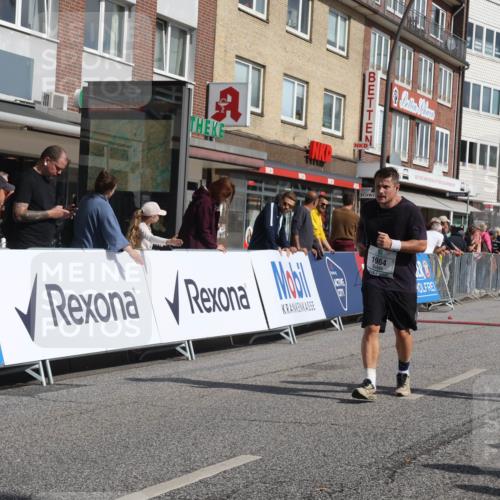 15.09.2024 - PSD Bank Halbmarathon Michael Strokosch http://msf.ph/oto/7074945 15.09.2024 12:15:03 Ziel 1950, 1964, 2091, 2118, 2390, 2522, 2530, 3000, 3052, 3078, 3079, 3168, 3170 meine-sportfotos.de