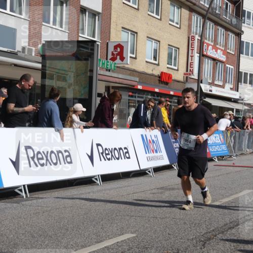 15.09.2024 - PSD Bank Halbmarathon Michael Strokosch http://msf.ph/oto/7074949 15.09.2024 12:15:03 Ziel 1950, 1964, 2091, 2118, 2390, 2522, 2530, 3000, 3052, 3078, 3079, 3168, 3170 meine-sportfotos.de