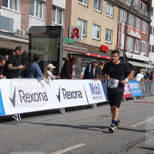 15.09.2024 - PSD Bank Halbmarathon Michael Strokosch http://msf.ph/oto/7074953 15.09.2024 12:15:03 Ziel 1950, 1964, 2091, 2118, 2390, 2522, 2530, 3000, 3052, 3078, 3079, 3168, 3170 meine-sportfotos.de