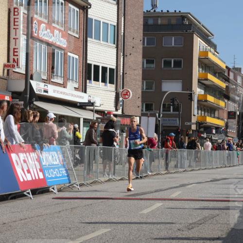 15.09.2024 - PSD Bank Halbmarathon Michael Strokosch http://msf.ph/oto/7074974 15.09.2024 11:04:30 Ziel 451 meine-sportfotos.de