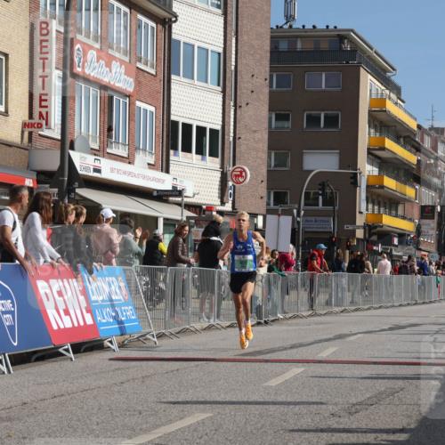 15.09.2024 - PSD Bank Halbmarathon Michael Strokosch http://msf.ph/oto/7074978 15.09.2024 11:04:31 Ziel 451 meine-sportfotos.de