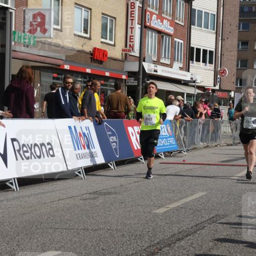 15.09.2024 - PSD Bank Halbmarathon Michael Strokosch http://msf.ph/oto/7075000 15.09.2024 12:15:07 Ziel 1964, 2091, 2097, 2118, 2258, 2522, 3078, 3079, 3080, 3170, 3548 meine-sportfotos.de