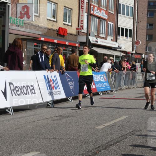 15.09.2024 - PSD Bank Halbmarathon Michael Strokosch http://msf.ph/oto/7075004 15.09.2024 12:15:07 Ziel 1964, 2091, 2097, 2118, 2258, 2522, 3078, 3079, 3080, 3170, 3548 meine-sportfotos.de