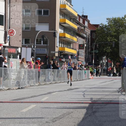 15.09.2024 - PSD Bank Halbmarathon Michael Strokosch http://msf.ph/oto/7075009 15.09.2024 11:04:39 Ziel 451, 453 meine-sportfotos.de