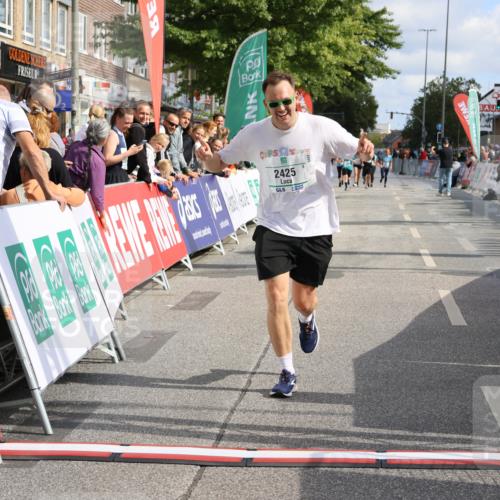 15.09.2024 - PSD Bank Halbmarathon Strokosch-Dieckow http://msf.ph/oto/7075024 15.09.2024 12:33:09 Ziel 2411, 2414, 2425, 3045, 3358 meine-sportfotos.de