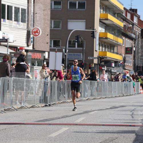 15.09.2024 - PSD Bank Halbmarathon Michael Strokosch http://msf.ph/oto/7075033 15.09.2024 11:04:41 Ziel 451, 453 meine-sportfotos.de