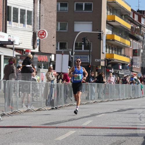 15.09.2024 - PSD Bank Halbmarathon Michael Strokosch http://msf.ph/oto/7075037 15.09.2024 11:04:41 Ziel 451, 453 meine-sportfotos.de