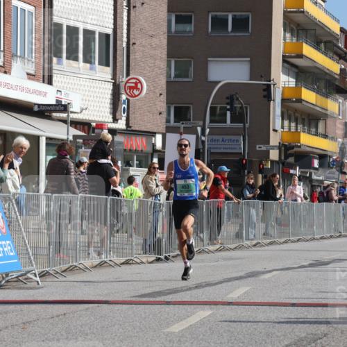 15.09.2024 - PSD Bank Halbmarathon Michael Strokosch http://msf.ph/oto/7075046 15.09.2024 11:04:42 Ziel 451, 453 meine-sportfotos.de