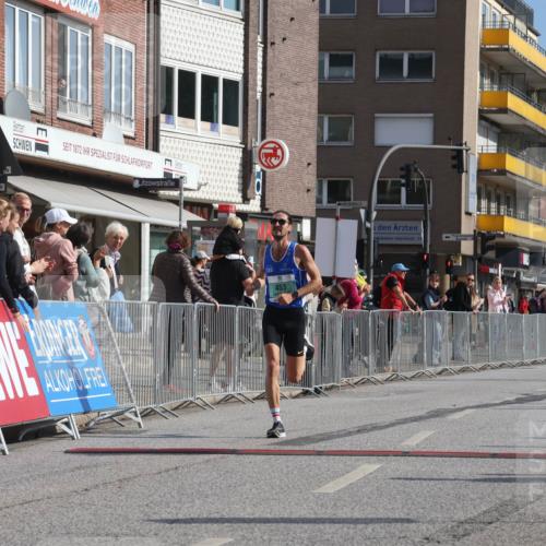 15.09.2024 - PSD Bank Halbmarathon Michael Strokosch http://msf.ph/oto/7075057 15.09.2024 11:04:42 Ziel 451, 453 meine-sportfotos.de