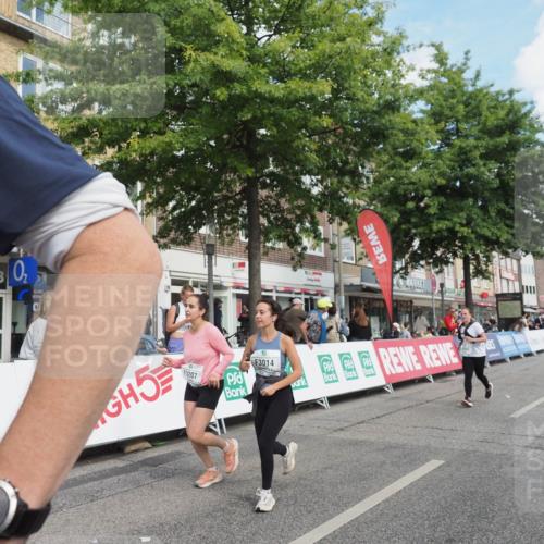 15.09.2024 - PSD Bank Halbmarathon Miley Keyser http://msf.ph/oto/7075095 15.09.2024 12:31:54 Ziel 2192, 2352, 2358, 2423, 3014, 3203, 3207, 3291, 3356, 3541 meine-sportfotos.de