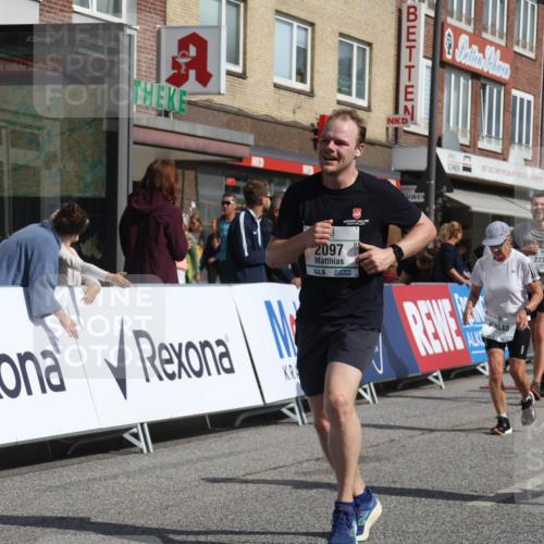 15.09.2024 - PSD Bank Halbmarathon Michael Strokosch http://msf.ph/oto/7075123 15.09.2024 12:15:15 Ziel 2097, 2234, 2258, 2522, 3078, 3079, 3080, 3170, 3353, 3375, 3376, 3548 meine-sportfotos.de