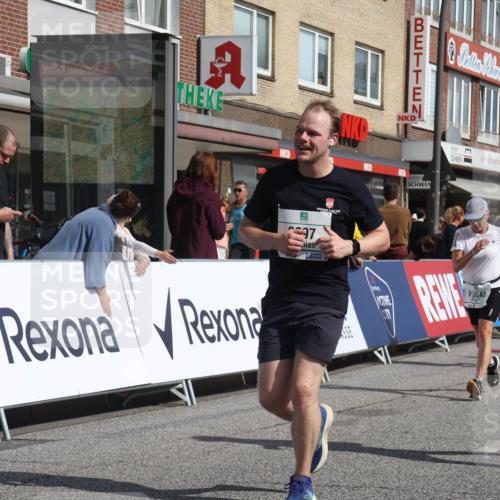 15.09.2024 - PSD Bank Halbmarathon Michael Strokosch http://msf.ph/oto/7075126 15.09.2024 12:15:15 Ziel 2097, 2234, 2258, 2522, 3078, 3079, 3080, 3170, 3353, 3375, 3376, 3548 meine-sportfotos.de