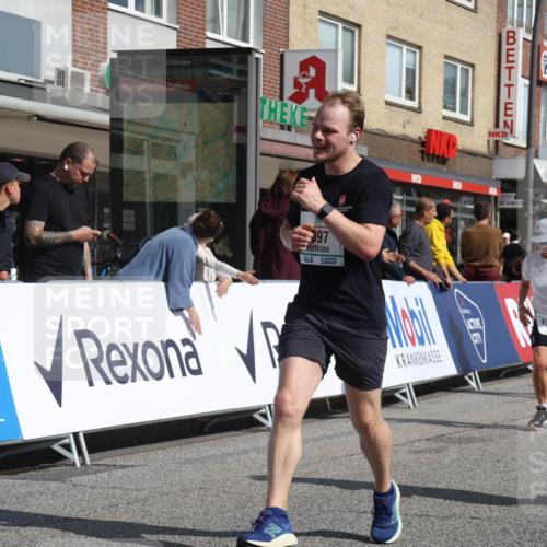 15.09.2024 - PSD Bank Halbmarathon Michael Strokosch http://msf.ph/oto/7075130 15.09.2024 12:15:15 Ziel 2097, 2234, 2258, 2522, 3078, 3079, 3080, 3170, 3353, 3375, 3376, 3548 meine-sportfotos.de