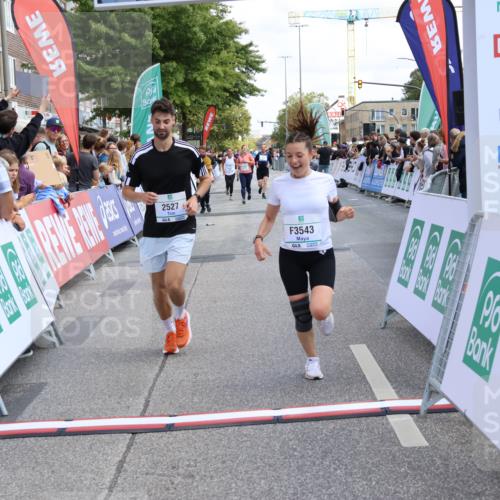 15.09.2024 - PSD Bank Halbmarathon Strokosch-Dieckow http://msf.ph/oto/7075215 15.09.2024 12:24:25 Ziel 1883, 1997, 2527, 2537, 3003, 3008, 3075, 3222, 3428, 3452, 3543 meine-sportfotos.de