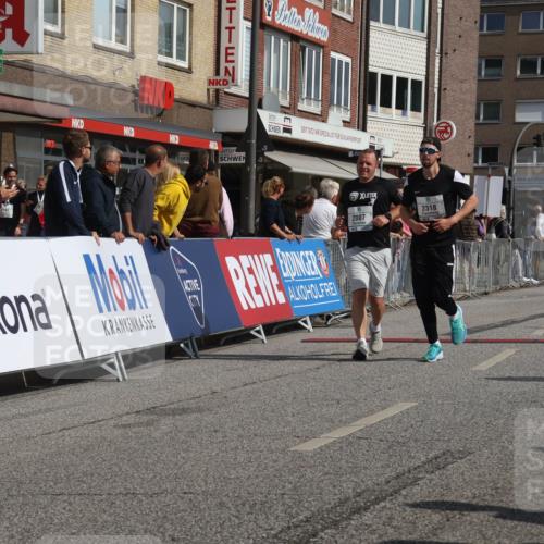 15.09.2024 - PSD Bank Halbmarathon Michael Strokosch http://msf.ph/oto/7075230 15.09.2024 12:15:29 Ziel 2007, 2318, 3186, 3353, 3375, 3376 meine-sportfotos.de