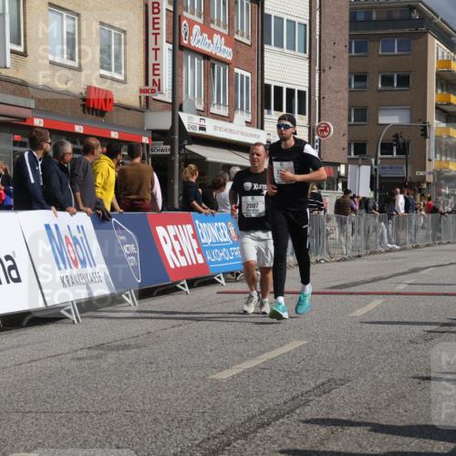 15.09.2024 - PSD Bank Halbmarathon Michael Strokosch http://msf.ph/oto/7075239 15.09.2024 12:15:29 Ziel 2007, 2318, 3186, 3353, 3375, 3376 meine-sportfotos.de